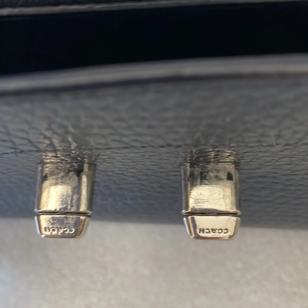 VTG COACH Blue Metallic Leather Turn Key Clutch